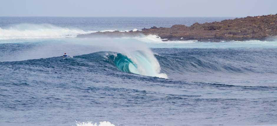 Surfar a esquerda de La Santa + Spots de surf em Lanzarote 