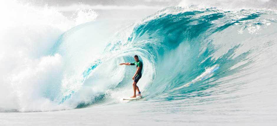Surfar a esquerda de La Santa + Spots de surf em Lanzarote 