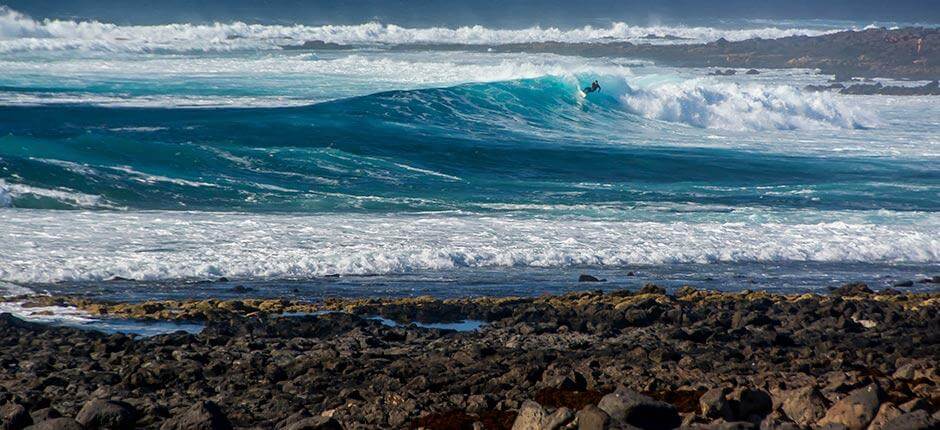 Surfar a esquerda de La Santa + Spots de surf em Lanzarote 